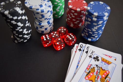 How much does it cost to play at an online casino? post thumbnail image